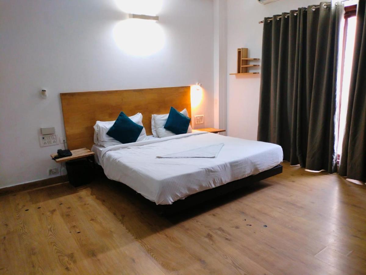 Divine Inn Couple Friendly Hotel Near Sector 51 Metro Station Noida Luaran gambar