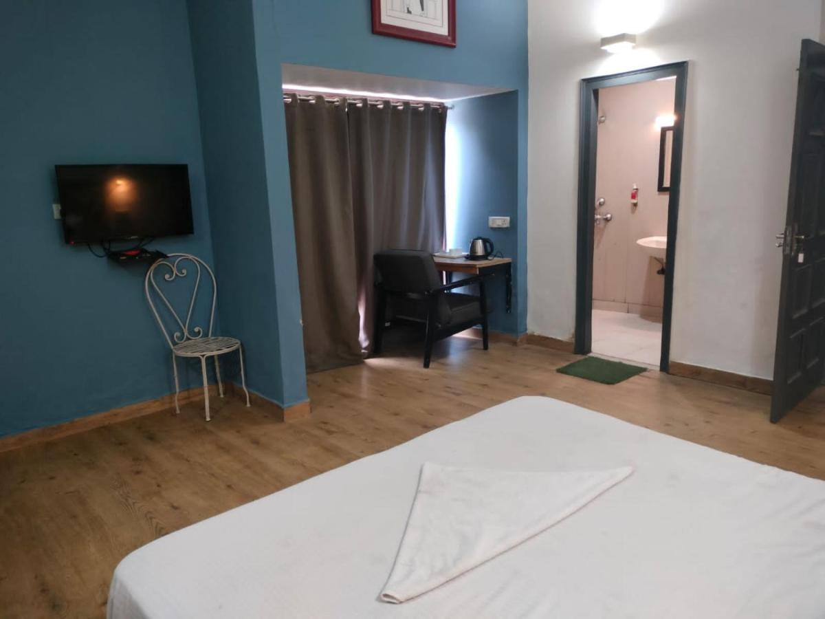 Divine Inn Couple Friendly Hotel Near Sector 51 Metro Station Noida Luaran gambar