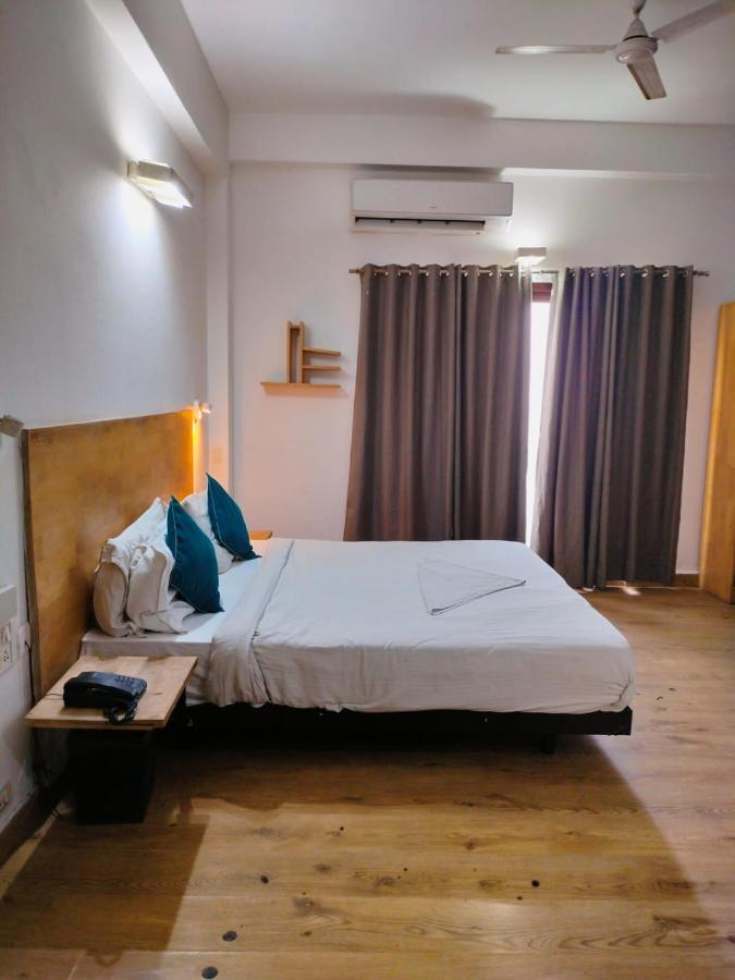 Divine Inn Couple Friendly Hotel Near Sector 51 Metro Station Noida Luaran gambar