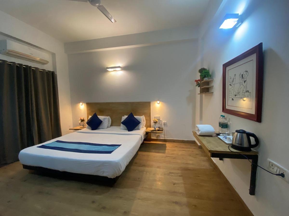 Divine Inn Couple Friendly Hotel Near Sector 51 Metro Station Noida Luaran gambar
