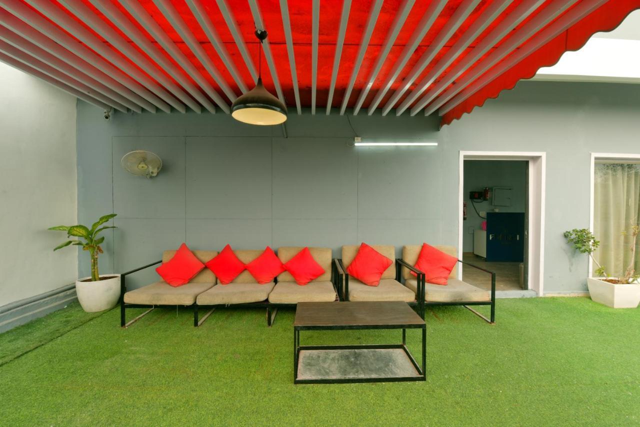 Divine Inn Couple Friendly Hotel Near Sector 51 Metro Station Noida Luaran gambar