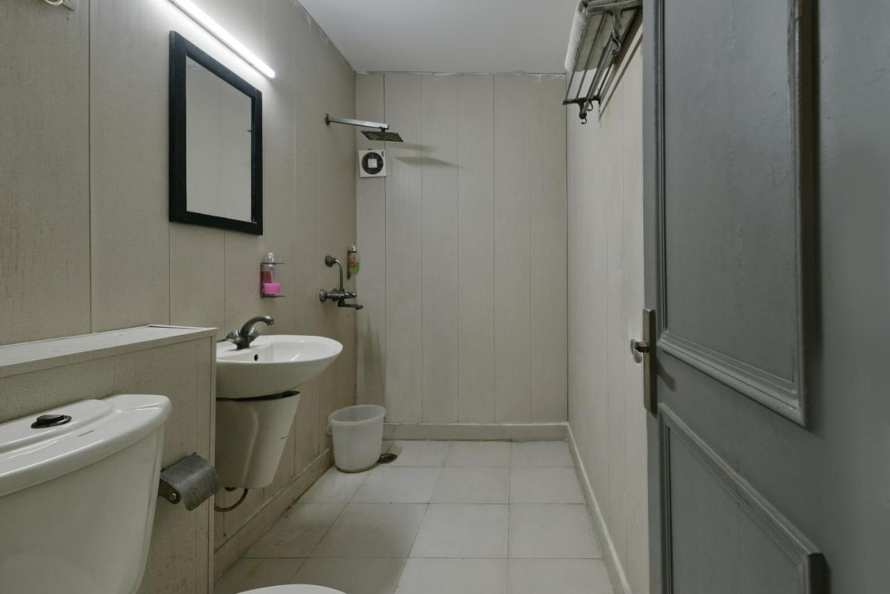 Divine Inn Couple Friendly Hotel Near Sector 51 Metro Station Noida Luaran gambar