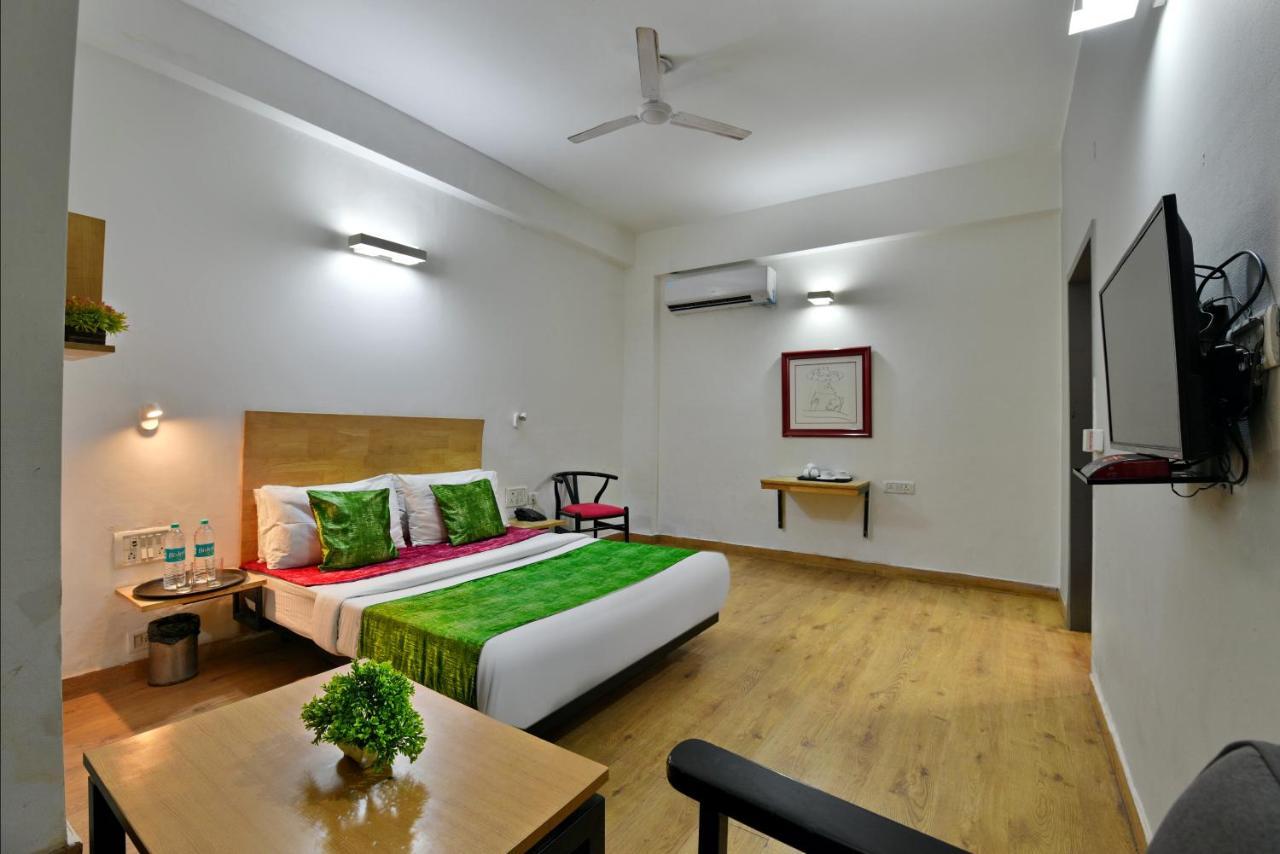 Divine Inn Couple Friendly Hotel Near Sector 51 Metro Station Noida Luaran gambar