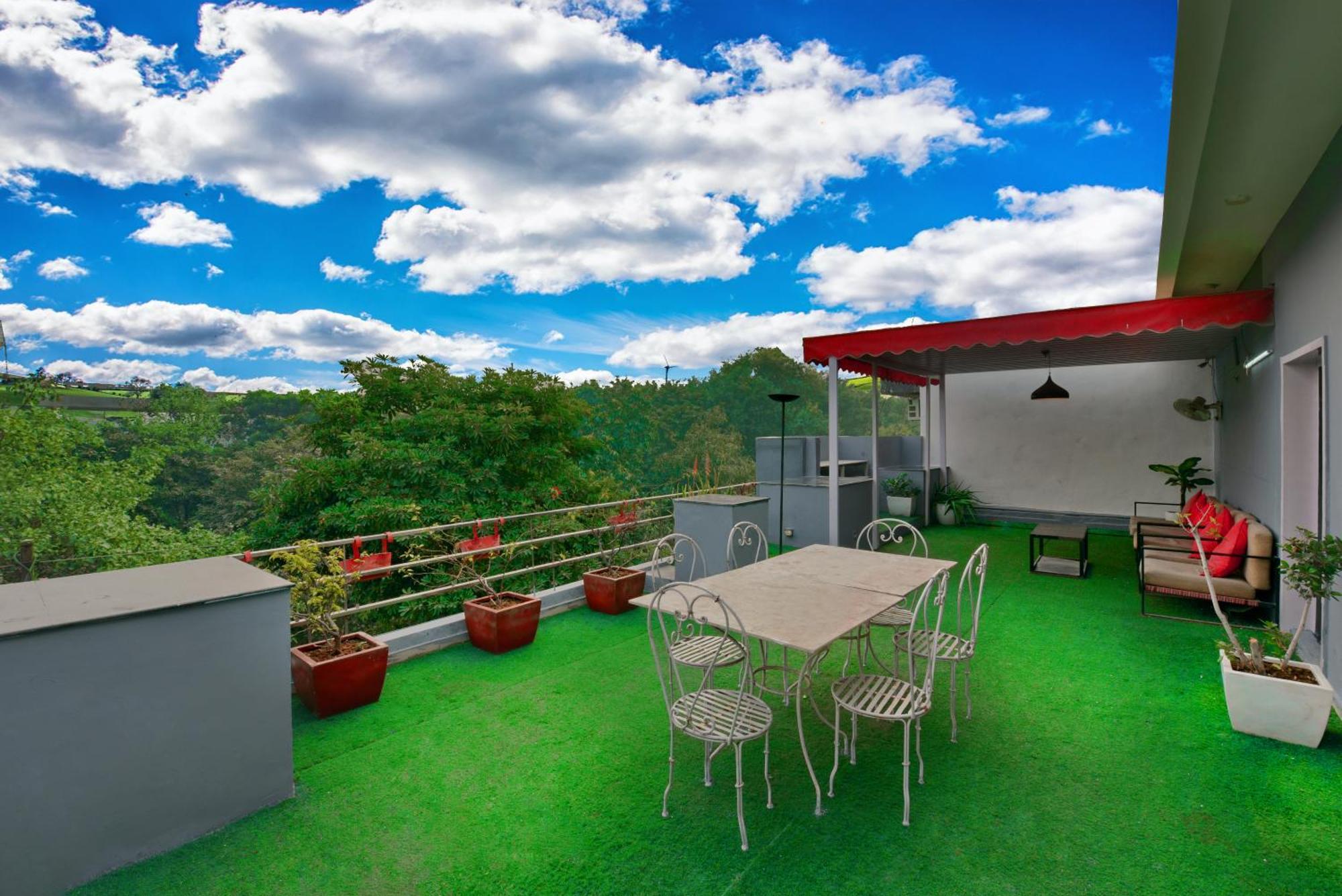 Divine Inn Couple Friendly Hotel Near Sector 51 Metro Station Noida Luaran gambar